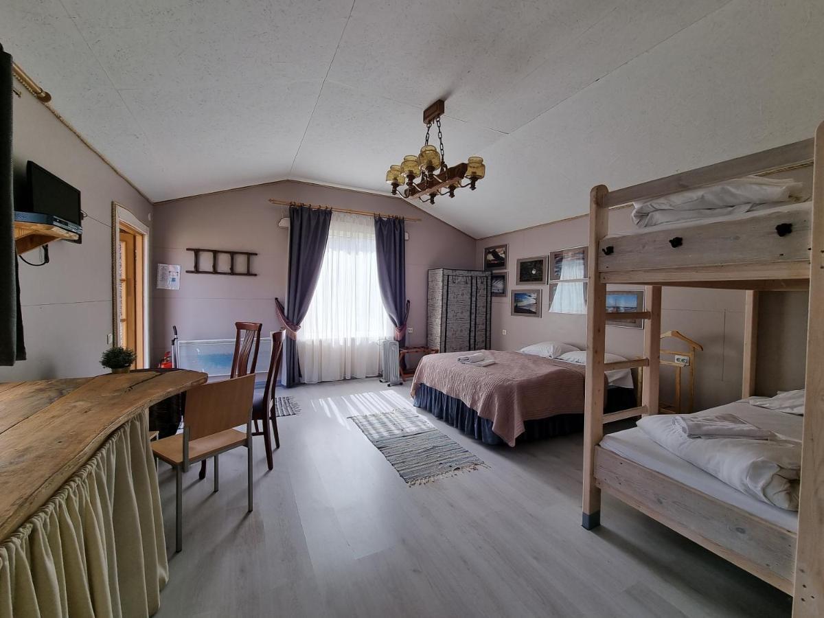 Viesu Nams Vecmuiza Hotel Tūja Kültér fotó