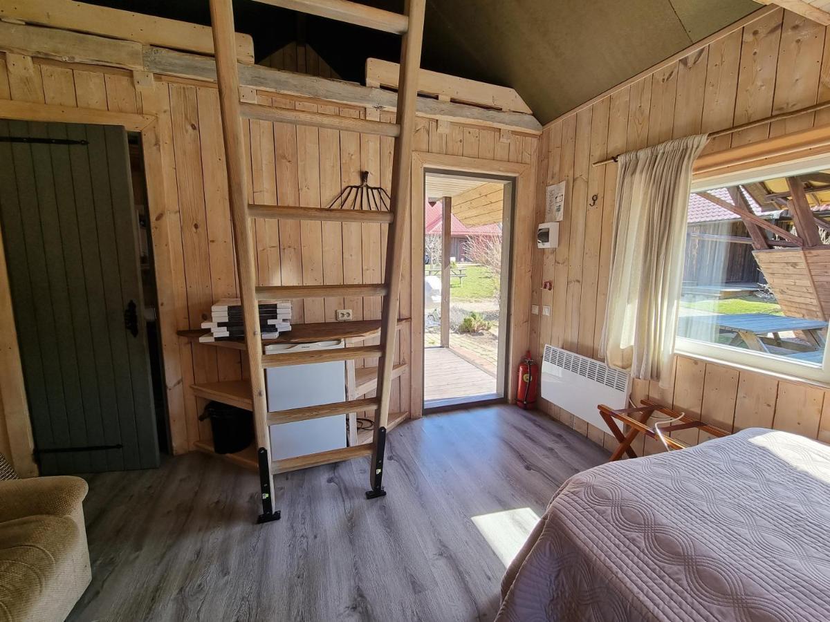 Viesu Nams Vecmuiza Hotel Tūja Kültér fotó